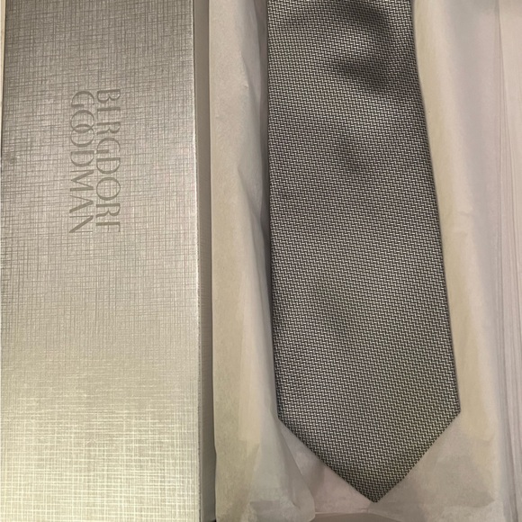 Charvet Silver 100% Silk tie made in France from Bergdorf Goodman Fifth Avenue
